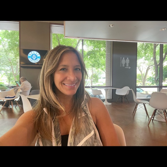 Meet your Posher, Tania - Picture 2 of 2